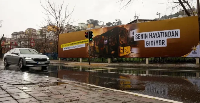 İstanbul’da afiş polemiği! AK Parti’den iddialara net yanıt geldi